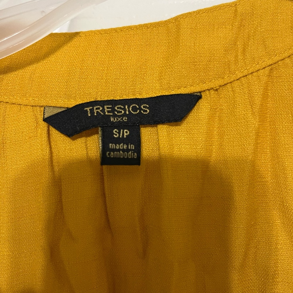 Tresics Shirt Size Small Petite - Picture 3 of 4